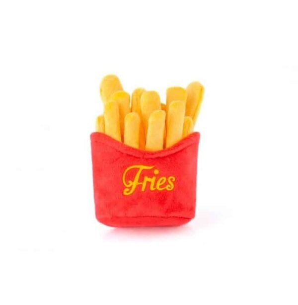 PLAY American Classic - French Fries De PLAY American Classic - Frenchie Fries is weer een geweldig goed bedacht speeltje van P.L.A.Y. De franse frietjes uit de American Classic collectie bestaat uit 4 losse onderdelen die samen 1 speeltje vormen. Leuk voor jou en jouw hond om interactief met het speeltje aan de slag te gaan. Wat dacht je van de frietjes verstoppen in huis voor jouw hond om ze te vinden. Of jouw hond haalt de frietjes uit het rode zakje en jij stopt ze weer terug, of je verstopt wat lekkere snoepjes voor jouw hond tussen de frietjes om te zoeken. De mogelijkheden zijn eindeloos. Heb jij nu zelf even geen zin om te spelen met jouw hond? Ook geen probleem wij zijn er van overtuigd dat iedere hond zichzelf ook goed kan vermaken met de PLAY American Classic Frenchie Fries Let op: Er is geen enkel hondenspeelgoed in de wereld wat niet kapot kan. Ondanks de dubbele stiksels, dubbele laag stof aan de buitenkant en de algehele stevigheid van het speelgoed, zou het kapot kunnen gaan. Op hondenspeelgoed zit geen garantie.Kies dus het juiste soort speeltje voor jouw hond zijn kauw- en speelbehoefte. Haal kapotte speeltjes meteen weg en laat jouw hond alleen spelen onder toezicht. Over P.L.A.Y. Hondenspeelgoed PLAY staat bekend om hun fantastische design en vrolijke, aansprekende kleuren. Bij A Lot for Doodles vind je een ruim assortiment van PLAY hondenspeelgoed. Shop naast de Barking Brunch collectie ook de Tropical Paradise Collectie van PLAY in onze shop! PLAY Dog Toys Het hondenspeelgoed van P.L.A.Y. is handgemaakt en de stevige buitenkant en dubbel gestikte randen zorgen voor extra duurzaamheid. De vulling van de speeltjes is gemaakt van gerecycled materiaal. Verder voldoet het hondenspeelgoed van Play aan dezelfde strenge kwaliteitsnormen voor het vervaardigen van baby- en kinderspeelgoed. In de speeltjes worden er AZO-vrije kleurstoffen gebruikt. Daarnaast zijn de speeltjes geschikt voor de wasmachine en droger. P.L.A.Y. hondenspeelgoed Het hondenspeelgoed van PLAY wordt in Amerika ontworpen. Bekend van Instagram Als jij honden volgt via Instagram, dan kan het niet missen dat je de P.L.A.Y. hondenspeeltjes wel eens voorbij hebt zien komen. Niet zo gek want de grappige en levensechte speeltjes zijn perfect voor een geweldige foto samen met jouw hond. Vergeet je A Lot for Doodles niet te taggen op Instagram? PLAY hondenspeeltjes bij A Lot for Doodles Bestel je Play hondenspeelgoed eenvoudig bij A Lot for Doodles. Of je nu een lief en schattig knuffeltje zoekt of een grappige, ondeugende speelkameraad voor je hond, je slaagt zeker weten met het ruime assortiment wat uit voorraad leverbaar is. Heb je vragen over onze producten of advies nodig wat je het beste kunt bestellen? Neem gerust contact met ons op, we helpen je graag verder.