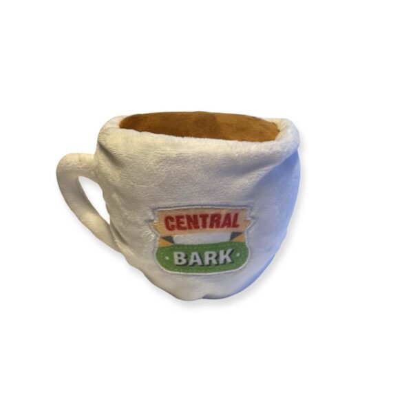 Zijn jij en je hond echte “friends”? Plof dan samen neer in Central bark en geniet van een kopje koffie. Let op! De PawStory Central Bark is niet geschikt voor sterke kauwers De PawStory Central Bark bevat een piep een krakend materiaal. Afmeting: 10cm x 10cm x 12cm. Materiaal: 99% polyester, 1% kunststof (pieper en cellofaan) Over PawStory Hondenspeelgoed PawStory is een jong en dynamisch bedrijf gespecialiseerd in hondenspeelgoed en opgericht in 2021. Ze hebben oog voor mooi design en actuele trends. Ze ontwerpen originele en grappige hondenspeeltjes van goede kwaliteit. PawStory dogtoys Bij PawStory laten ze de hondenspeeltjes produceren bij een hondenspeelgoed fabrikant die al meer dan 20 jaar actief is voor grote merken. PawStory Hondenspeelgoed Het is de missie van PawStory om steeds kleine collecties uit te brengen, zodat ze kunnen inspelen op actuele trends om zo hun collectie te kunnen verbreden. Bij A Lot for Doodles vind je alle collecties van Pawstory. Bekend van Instagram Als jij honden volgt via Instagram, dan kan het niet missen dat je de PawStory hondenspeeltjes wel eens voorbij hebt zien komen. Niet zo gek want de grappige speeltjes zijn perfect voor een geweldige foto samen met jouw hond. Vergeet je A Lot for Doodles niet te taggen op Instagram? Bestel Pawstory hondenspeeltjes bij A Lot for Doodles Bestel je PawStory hondenspeelgoed eenvoudig bij A Lot for Doodles. Of je nu een lief en schattig knuffeltje zoekt of een grappige, ondeugende speelkameraad voor je hond, je slaagt zeker weten met het ruime assortiment wat uit voorraad leverbaar is. Heb je vragen over onze producten of advies nodig wat je het beste kunt bestellen? Neem gerust contact met ons op, we helpen je graag verder.