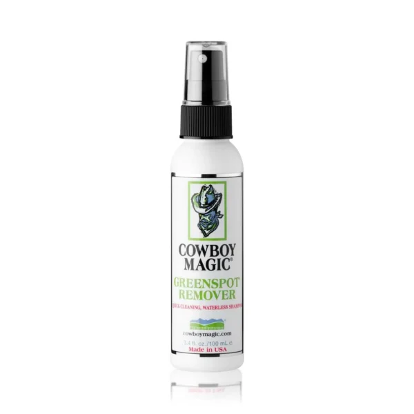 De Cowboy Magic Greenspot Remover is een krachtige droogshampoo om in een handomdraai hardnekkige vlekken en vuil uit de vacht te verwijderen. Ideaal om mee te nemen op vakantie! De Cowboy Magic Greenspot Remover is makkelijk in gebruik en kan het rechtstreeks op de vacht worden aangebracht. Uitspoelen is niet nodig. De Greenspot Remover geeft daarnaast een stralende glans op de behandelde gebieden. De Cowboy Magic Greenspot Remover is dermatologisch getest en geschikt voor zowel honden als katten. De Greenspot Remover is gemaakt van zeer dure, natuurlijke, niet-schuimende reinigingsmiddelen afkomstig van planten. Veilig voor zowel dier als mens! Wist je trouwens dat je de Cowboy Magic Greenspot Remover ook goed kunt gebruiken als een reiningsspray? Je kunt de spray gebruiken op textiel, schoenen, trailers en zelfs boten! Gebruik: Breng een kleine hoeveelheid spray aan op de plekken die je wilt reinigen. Masseer het grondig in en neem af met een vochtige doek. Uitspoelen is niet nodig. Inhoud: 100ml Over Cowboy Magic  Cowboy Magic® produceert een hoogwaardige lijn verzorgingsproducten voor zowel huisdieren als paarden. Kwaliteitsproducten die beter werken, langer meegaan en minder kosten. Cowboy Magic® werd oorspronkelijk opgericht door Jim en Charlotte Cummings in 1994 en levert hoogwaardige verzorgingsproducten, waaronder shampoos, conditioners en finishing sprays & gels. Cowboy Magic Nederland Bestel de producten van Cowboy Magic nu heel eenvoudig bij A Lot for Doodles. Of je nou op zoek bent naar een heerlijke shampoo of naar de perfecte ontklitter voor de vacht van jouw doodle. Je vind het allemaal bij A Lot for Doodles. Cowboy Magic Detangler & Shine kopen Het sterproduct van Cowboy Magic is de geconcentreerde Detangler & Shine-gel. De Cowboy Magic Detangled & Shine creëerde de categorie en blijft de toonaangevende ontklitter en glans voor honden en is te vinden in trimsalons. De handige ontklitter van Cowboy Magic mag zeker bij een Doodle eigenaar niet  ontbreken. Met deze Detangler & Shine van Cowboy Magic verdwijnen de knopen en klitten van je Doodle als sneeuw voor de zon, zelfs bij het meest onhandelbare haar. Cowboy Magic Rosewater Shampoo bestellen De Cowboy Magic Rosewater shampoo is een uitermate geschikte premium shampoo voor het wassen van jouw hond, en zelfs zeer geschikt voor doodles! Een milde shampoo voor een glanzende vacht van je hond. Veilig en effectief voor alle vachtsoorten. Cowboy Magic Rosewater Conditioner online bestellen  De Rosewater Conditioner van Cowboy Magic is een uitermate geschikte premium conditioner voor jouw hond en tevens zeer geschikt voor Labradoodles! Het geeft de vacht van jouw hond een extra boost; het glanst en het is makkelijk doorkambaar en is  veilig en effectief voor alle vachtsoorten. Bestel Cowboy Magic bij A Lot for Doodles Bestel Cowboy Magic eenvoudig bij A Lot for Doodles. Of je nu een shampoo zoekt of een heerlijk tussendoortje voor je hond, je slaagt zeker weten met het ruime assortiment wat uit voorraad leverbaar is. Heb je vragen over onze producten of advies nodig wat je het beste kunt bestellen? Neem gerust contact met ons op, we helpen je graag verder!