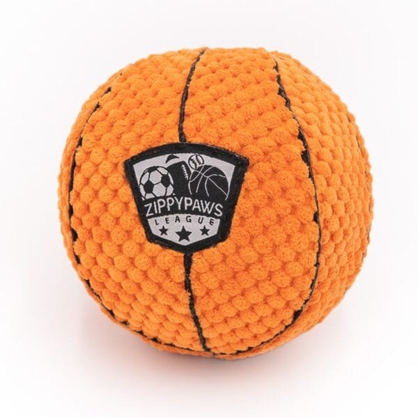 ZippyPaws Sportballz Basketball Just give it a shot! ZippyPaws SportsBallz Basketball laat jouw hond supporteren voor zijn of haar favoriete sportteam! Zacht, piepend en vol teamgeest, De ZippyPaws Sportballz Basketball is het perfecte speelgoed voor een winnende wedstrijddag. De SportsBallz Basketball bevat een squeaker en is voorzien van het iconische "ZippyPaws League" logo. Formaat: 15cm Let op: Er is geen enkel hondenspeelgoed in de wereld wat niet kapot kan. Ondanks de algehele stevigheid van het speelgoed, zou het kapot kunnen gaan. Op hondenspeelgoed zit geen garantie. Kies dus het juiste soort speeltje voor jouw hond zijn kauw- en speelbehoefte. Haal kapotte speeltjes meteen weg en laat jouw hond alleen spelen onder toezicht. ZippyPaws Hondenspeelgoed Hondenspeeltjes van het merk ZippyPaws staan garant voor de allerleukste designs en zijn goed voor urenlang speelplezier. De hondenspeeltjes van ZippyPaws zijn ontworpen door hondenmensen voor honden. En dat zie je aan alles. ZippyPaws Burrows De Zippypaws Burrows zijn zoekspellen voor de hond. In iedere Burrow zitten 3 piepbeestjes verstopt. Speciaal voor honden die niet enthousiast worden van hersenwerkjes met voer zijn de Burrows perfect. Want de beloning is geen voer, maar een klein piepspeeltje. Je kunt de speeltjes zo vaak terug stoppen als je wilt, zodat jouw hond weer op zoek kan! Alle delen van de Zippy Burrows zijn gemaakt van hoogwaardig pluche stof. Daardoor is het niet alleen geschikt als interactief speeltje, maar kan het ook gebruikt worden als knuffelspeeltje. Alle speeltjes in de Burrows bevatten een ronde pieper om je hond extra enthousiast te maken. Interactief hondenspeelgoed bestellen Alle honden hebben speelgoed nodig. Het geeft zowel een mentale- als lichamelijke uitdaging voor je hond! Interactief hondenspeelgoed is niet alleen belangrijk om je hond tevreden te houden en verveling te voorkomen. Het is ook nuttig om problematisch gedrag aan te pakken, zoals destructief kauwen of hinderlijk blaffen. Zippypaws Burrows De Zippypaws Burrows zijn zoekspellen voor de hond. In iedere Burrow zitten 3 piepbeestjes verstopt. Speciaal voor honden die niet enthousiast worden van hersenwerkjes met voer zijn de Burrows perfect. Want de beloning is geen voer, maar een klein piepspeeltje. Je kunt de speeltjes zo vaak terug stoppen als je wilt, zodat jouw hond weer op zoek kan! Alle delen van de Zippy Burrows zijn gemaakt van hoogwaardig pluche stof. Alle speeltjes in de Burrows bevatten een ronde pieper om je hond extra enthousiast te maken. Doordat zowel de Burrow als de speeltjes in de Burrow van pluche zijn gemaakt is het niet alleen geschikt als interactiefspeeltje, maar kan het ook gebruikt worden als knuffelspeeltje. ZippyPaws Donutz Het populairste speeltje van Zippypaws is de Donut. Al in 2017 werd de miljardste donut verkocht. Voor de hond zijn de donut speeltjes helemaal geweldig. Er zitten 2 half ronde piepers in, waardoor het niet uitmaakt waar je in de donut bijt. Piepen doet de Zippypaws Donut altijd! De Donutz bevatten verder geen zachte pluche vulling. Ideaal voor honden die het normaal altijd laten sneeuwen in huis. Bekend van Instagram Als jij honden volgt via Instagram, dan kan het niet missen dat je de ZippyPaws hondenspeeltjes wel eens voorbij hebt zien komen. Niet zo gek want de grappige en interactieve speeltjes zijn perfect voor een geweldige foto samen met jouw hond. Vergeet je A Lot for Doodles niet te taggen op Instagram? ZippyPaws Nederland ZippyPaws hondenspeelgoed komt uit Amerika. Sinds een aantal jaren zijn de speeltjes ook in Nederland verkrijgbaar. Wij van A Lot for Doodles zijn trots dat we ZippyPaws verkopen in onze webshop. Bezoek onze shop en ontdek alle leuke speeltjes van ZippyPaws! ZippyPaws online bestellen De ZippyPaws hondenspeeltjes zijn bij ons online te bestellen. Naast de leuke speeltjes van ZippyPaws kun je ook bij ons terecht voor de merken Huxley & Kent, PawStory, HugSmart, Sodapup, Soos Pets, Cowboy Magic, Bass Brushes, P.L.A.Y., Yakka's & Carniwell. Heb je advies nodig? Neem gerust contact met ons op. We helpen je graag!