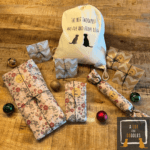 A Lot for Doodles Happy Pawsmas Bag - De Verassingsbox voor de Feestdagen! Maak de feestdagen extra speciaal voor jouw trouwe viervoeter met de A Lot for Doodles Happy Pawsmas Bag! Deze unieke tas is ontworpen om jouw hond de 7 dagen voor kerst te laten aftellen met plezier en verrassingen. Leuk voor hond en baas :) Want: A Happy Dog, is a Happy Life