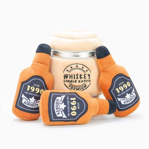 HugSmart Food Party Whiskey Barrel - Het hide and seek speelgoed voor Honden Tijd voor een beetje ‘whisky’-business! De HugSmart Food Party Whiskey Barrel is een interactief hondenspeeltje dat je hond zal verrassen en uitdagen. Deze houten “whiskeyvat” zit boordevol plezier: in het vat zitten drie mini-whiskyflesjes verstopt die piepen en klaar staan om door je hond ontdekt te worden. Dit speeltje is perfect voor honden die dol zijn op puzzle toys en hide and seek, want het bevordert mentale stimulatie, gaat verveling tegen en houdt je hond actief bezig. Proost op de goede tijden die voor ons liggen met dit unieke en hilarische speeltje. De HugSmart Food Party Whiskey Barrel biedt eindeloos speelplezier. Perfect voor kleine en grote honden die houden van graven, snuffelen en ontdekken! Waarom kiezen voor de HugSmart Food Party Whiskey Barrel? Whiskeyvat-ontwerp: Een speelse en unieke twist op klassiek verstopspel. 3 piepende mini-whiskyflessen: Elk flesje piept voor extra interactie en stimuleert je hond om door te gaan met spelen. Verstop- en graafplezier: Ideaal voor het trainen van snuffelvaardigheden en het bieden van mentale uitdaging. Duurzaam en zacht materiaal: Comfortabel en bestand tegen langdurig spelen. Anti-verveling: Houdt je hond actief en helpt om verveling en destructief gedrag te voorkomen. Met de HugSmart Food Party Whiskey Barrel geef je jouw hond niet alleen een geweldig speeltje, maar ook een speelse uitdaging die hen mentaal scherp houdt. Het grappige whiskey-ontwerp en de leuke piepflesjes zorgen voor een unieke speelervaring die zowel jij als je hond geweldig zullen vinden. Bestel de HugSmart Food Party Whiskey Barrel vandaag en laat je hond graven, zoeken, snuffelen en spelen als nooit tevoren – een feestje dat ze niet zullen vergeten! Formaat HugSmart Food Party Whiskey Barrel: 20 x 15 x 12 cm. Geweldig voor honden van alle groottes, maar niet bedoeld voor kauwers. Let op: Er is geen enkel hondenspeelgoed in de wereld wat niet kapot kan. Ondanks de algehele stevigheid van het speelgoed, zou het kapot kunnen gaan. Op hondenspeelgoed zit geen garantie. Kies dus het juiste soort speeltje voor jouw hond zijn kauw- en speelbehoefte. Haal kapotte speeltjes meteen weg en laat jouw hond alleen spelen onder toezicht. HugSmart - Innovatief en Grappig Hondenspeelgoed voor Urenlang Plezier HugSmart staat bekend om zijn fantasierijke en hoogwaardige hondenspeeltjes, speciaal ontworpen om zowel honden als hun baasjes te verrassen. Dit merk maakt speelgoed dat net zo stijlvol als functioneel is, met aandacht voor veiligheid en duurzaamheid. Waarom kiezen voor HugSmart? Originele en speelse ontwerpen HugSmart brengt een unieke twist in het hondenspeelgoed-assortiment met speeltjes die geïnspireerd zijn op alles van eten en dieren tot grappige figuurtjes. Of het nu gaat om een pluche sushi-set of een schattige bij, elk speeltje is gemaakt om nieuwsgierigheid en speelsheid bij je hond te stimuleren. Kwaliteit en veiligheid De speeltjes van HugSmart zijn gemaakt van hoogwaardige, veilige materialen die zacht maar stevig zijn. Het merk zorgt ervoor dat elk product voldoet aan hoge kwaliteitseisen, zodat je hond zorgeloos kan spelen en knuffelen. De extra verstevigde naden en duurzame materialen maken ze ideaal voor honden die graag kauwen en knuffelen. Geschikt voor elke speelstijl Of je hond nu houdt van knuffelen, apporteren of kauwen – HugSmart biedt een brede selectie van speelgoed voor alle speelbehoeften. Van interactieve puzzels tot knuffelige pluche speeltjes, HugSmart zorgt ervoor dat elke hond iets vindt dat past bij zijn persoonlijkheid en energieniveau. Bekend van Instagram Als jij honden volgt via Instagram, dan kan het niet missen dat je de HugSmart hondenspeeltjes wel eens voorbij hebt zien komen. Niet zo gek want de grappige speeltjes zijn perfect voor een geweldige foto samen met jouw hond. Vergeet je A Lot for Doodles niet te taggen op Instagram? Bestel HugSmart bij A Lot for Doodles! In onze webshop vind je een ruime keuze aan HugSmart-speeltjes, zorgvuldig geselecteerd om je hond altijd het beste speelplezier te bieden. Of je nu een klein speeltje zoekt om mee te knuffelen of een uitdagend speeltje voor actieve speelsessies, HugSmart heeft alles wat je zoekt voor een blije en tevreden hond. Blader door onze collectie en ontdek waarom HugSmart een favoriet is bij honden en hun baasjes. Bestel vandaag nog en bezorg je hond het leukste speelgoed van HugSmart! Heb je vragen over onze producten of advies nodig wat je het beste kunt bestellen? Neem gerust contact met ons op, we helpen je graag verder!