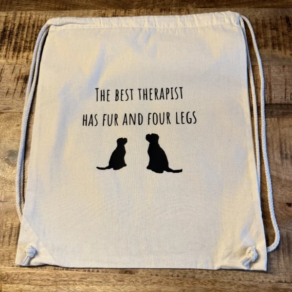 A Lot for Doodles Katoenen Tas The Best Therapist - Praktisch en Perfect voor Hondenliefhebbers Laat jouw liefde voor honden zien met de A Lot for Doodles Katoenen Tas The Best Therapist! Deze handige en duurzame katoenen tas heeft een inhoud van 12 liter, en is perfect voor kleine boodschappen, hondenspullen of een wandeling met je viervoeter. De A Lot for Doodles Katoenen Tas The Best Therapist is bedrukt met de tekst: "The Best Therapist Has Fur and Four Legs", waardoor hij niet alleen functioneel, maar ook een echte blikvanger is. Waarom de A Lot for Doodles Katoenen Tas The Best Therapist een must-have is: Compact en handig: Met 12 liter inhoud ideaal is de A Lot for Doodles Katoenen Tas The Best Therapist ideaal voor dagelijkse benodigdheden. Duurzaam en lichtgewicht: Gemaakt van 100% katoen, sterk genoeg voor al je spullen en comfortabel om mee te nemen. Uniek design: Een stijlvolle manier om je liefde voor honden uit te drukken. Shop de A Lot for Doodles Katoenen Tas The Best Therapist Of je hem gebruikt voor een dagje uit of cadeau doet aan een mede-hondenliefhebber, de Katoenen Tas The Best Therapist is een praktische en liefdevolle keuze. Bestel nu en neem jouw passie voor honden overal mee naartoe! A Lot for Doodles - Jouw Bestemming voor Hondenspeelgoed en Accessoires! A Lot for Doodles is dé webshop voor alles wat jouw hond gelukkig maakt! Of je nu op zoek bent naar hoogwaardig hondenspeelgoed, handige accessoires of smakelijke snacks, wij hebben het allemaal. Wij zijn trots om een breed scala aan producten aan te bieden van toonaangevende merken zoals Bass Brushes, Cowboy Magic en Nocat Studio, evenals populaire namen als ZippyPaws, HugSmart, PawStory, Sodapup, en vele anderen. Ons Assortiment Hondenspeelgoed- Laat je viervoeter genieten van onze uitgebreide collectie hondenspeelgoed. Van interactieve speeltjes van ZippyPaws en SodaPup tot schattige knuffels van HugSmart en PawStory, er is voor elke hond iets te vinden. Elk speeltje is ontworpen om het spelplezier en de mentale uitdaging te bevorderen, zodat je hond actief en gelukkig blijft. Gezonde Hypoallergene HondenSnacks - Verwen je hond met onze smakelijke Carniwell snacks en Yakka's. Deze gezonde lekkernijen zijn perfect voor training of gewoon als tussendoortje. Met hoogwaardige ingrediënten zorgen we ervoor dat jouw hond de beste voeding krijgt, zonder concessies te doen aan de smaak. Alle snacks zijn Hypoallergeen en zowel graan- als glutenvrij!. Verzorging en Accessoires- Naast speelgoed en snacks bieden we ook praktische accessoires aan, zoals Bass borstels voor een perfecte vachtverzorging, verstelbare hondenlijnen voor extra comfort en controle, en trendy bandana's om jouw hond in stijl te laten verschijnen. Onze voerbakken zijn zowel functioneel als stijlvol, waardoor ze een geweldige aanvulling zijn op elke hondenruimte. Waarom Kiezen voor A Lot for Doodles? Groot Assortiment: Een uitgebreide selectie van speelgoed, snacks en accessoires voor elke hond. Topmerken: Wij zijn dealer van bekende merken, zodat je alleen de beste producten koopt. Klantenservice: Ons vriendelijke team staat klaar om je te helpen bij het vinden van de perfecte producten voor jouw hond. A Happy Dog is A Happy Life Bij ‘A Lot for Doodles’ vind jij alles wat jouw hond gelukkig maakt! De webshop voor leuk en interactief speelgoed, snacks, verzorgingsproducten en veel meer! Wij hopen jou en je hond elke keer weer te verrassen. Want zeg nou eerlijk, ‘A happy dog is a happy life!’ Bestel Vandaag Nog! Bezoek onze webshop en ontdek alles wat A Lot for Doodles te bieden heeft. Maak van elke dag een feestje voor jouw hond met ons hoogwaardige assortiment. Bestel vandaag nog en geef je viervoeter de liefde en aandacht die hij verdient! Volg A Lot for Doodles op Instagram Blijf altijd op de hoogte van de leukste producten voor jouw hond. Volg ons op Instagram en Facebook.